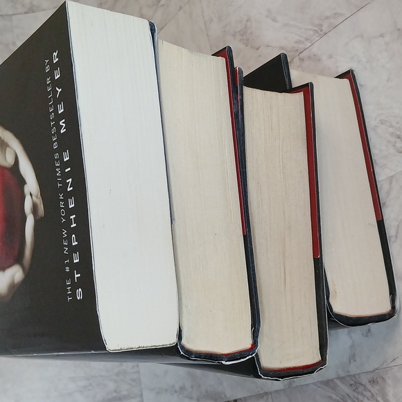 Twilight Saga Hardcover & Paperback Book Set - Picture 2 of 3